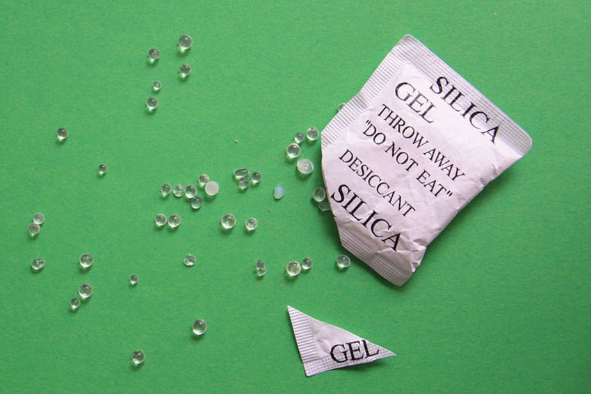 El papel del silica gel o las bolsas antihumedad – Sincla